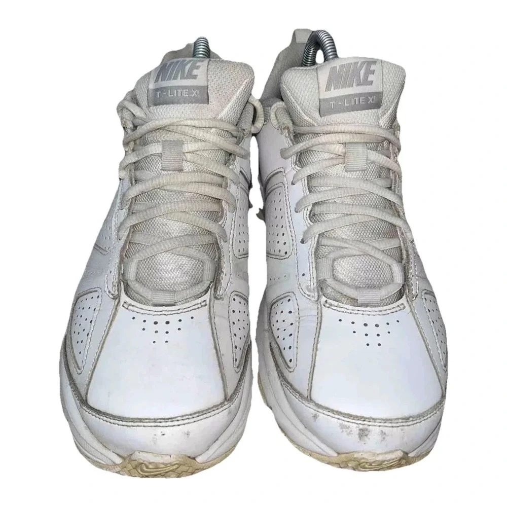 Nike Womens‎ T White Casual Shoes Sneakers Size 8.5 Athletic CrossFit Court Shoe